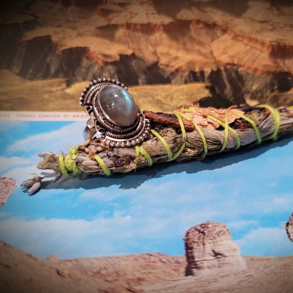 Silver & Laboradite ring - Picture 6 of 13